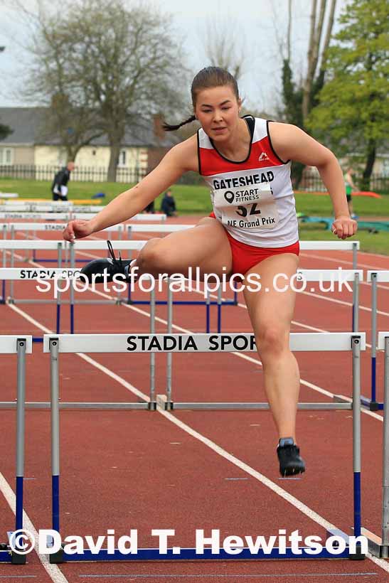 100 metres hurdles, 2023 NE Grand Prix 1, Monkton. Photo: David T. Hewitson/Sports for All Pics